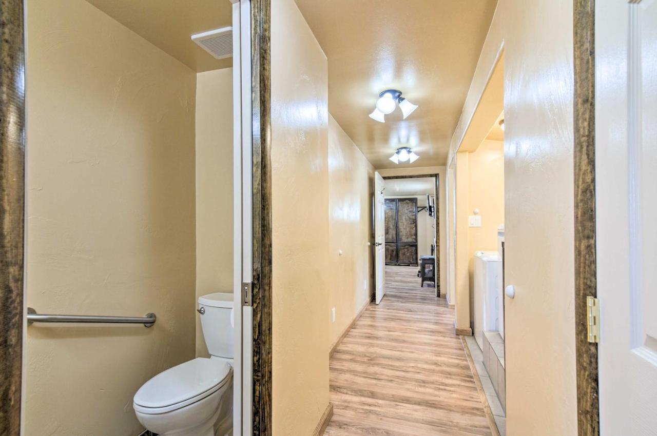 Cozy Home With Canyon Views 2 Mi To Grand Staircase Henrieville Buitenkant foto