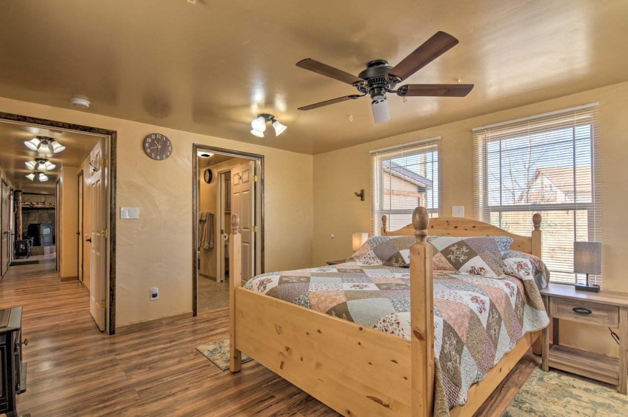 Cozy Home With Canyon Views 2 Mi To Grand Staircase Henrieville Buitenkant foto